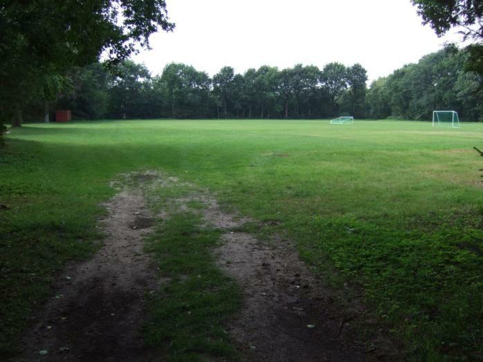 Neusustrum - ehemaliger Bereich Häftlings-Baracken des KZ Neusustrum, heute Sportplatz